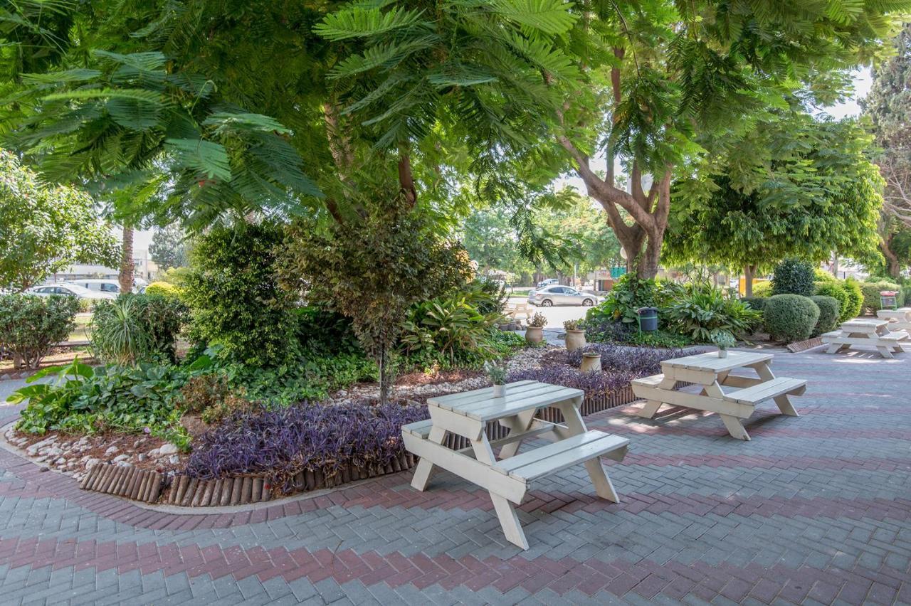 Degania Bet Kibbutz Country Lodging Hotel Kinneret Bagian luar foto