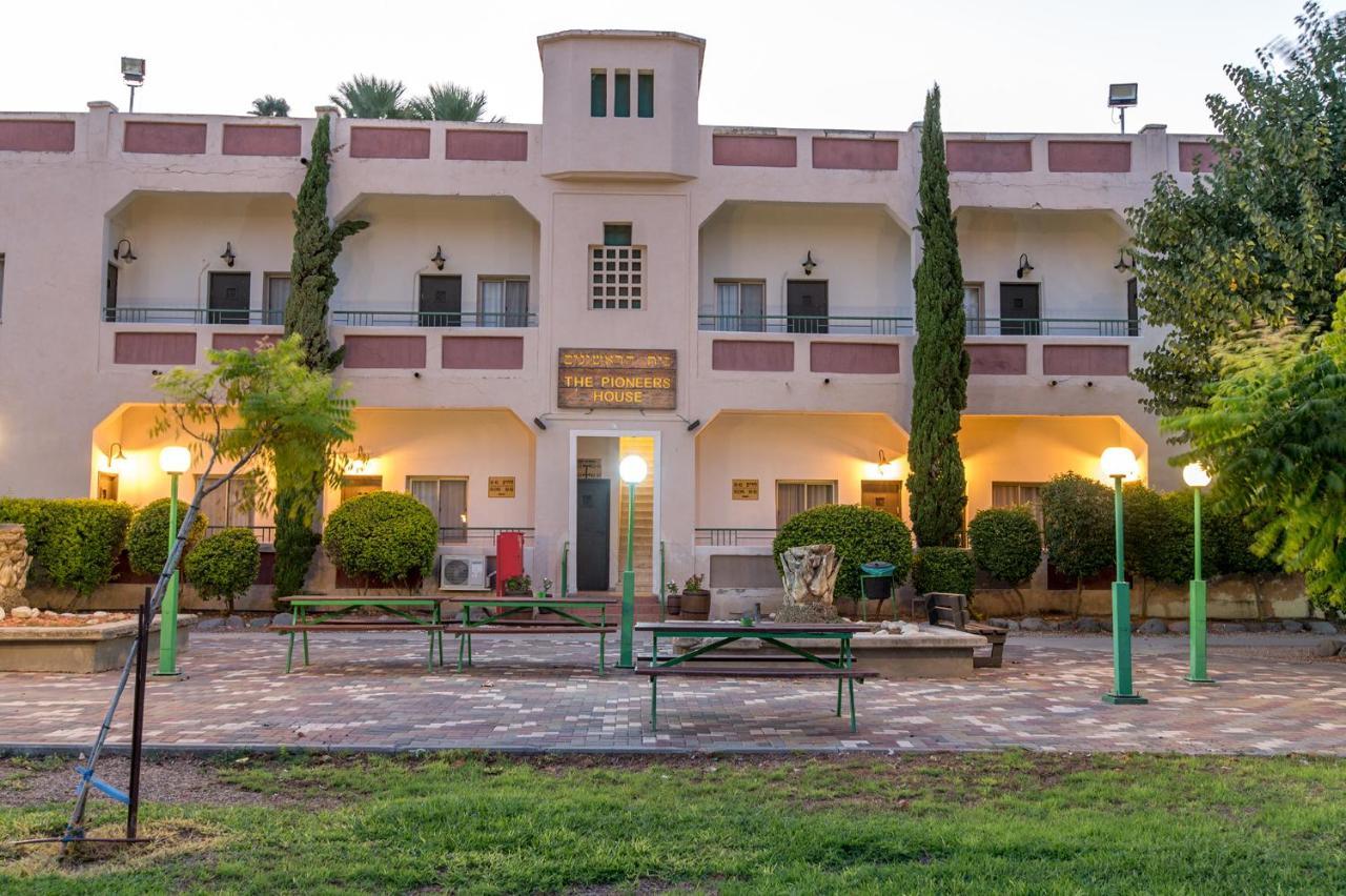 Degania Bet Kibbutz Country Lodging Hotel Kinneret Bagian luar foto