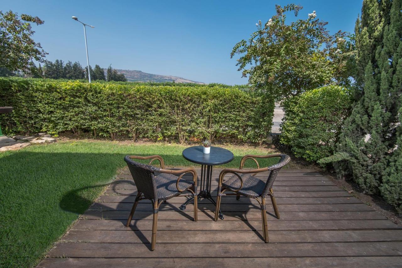 Degania Bet Kibbutz Country Lodging Hotel Kinneret Bagian luar foto