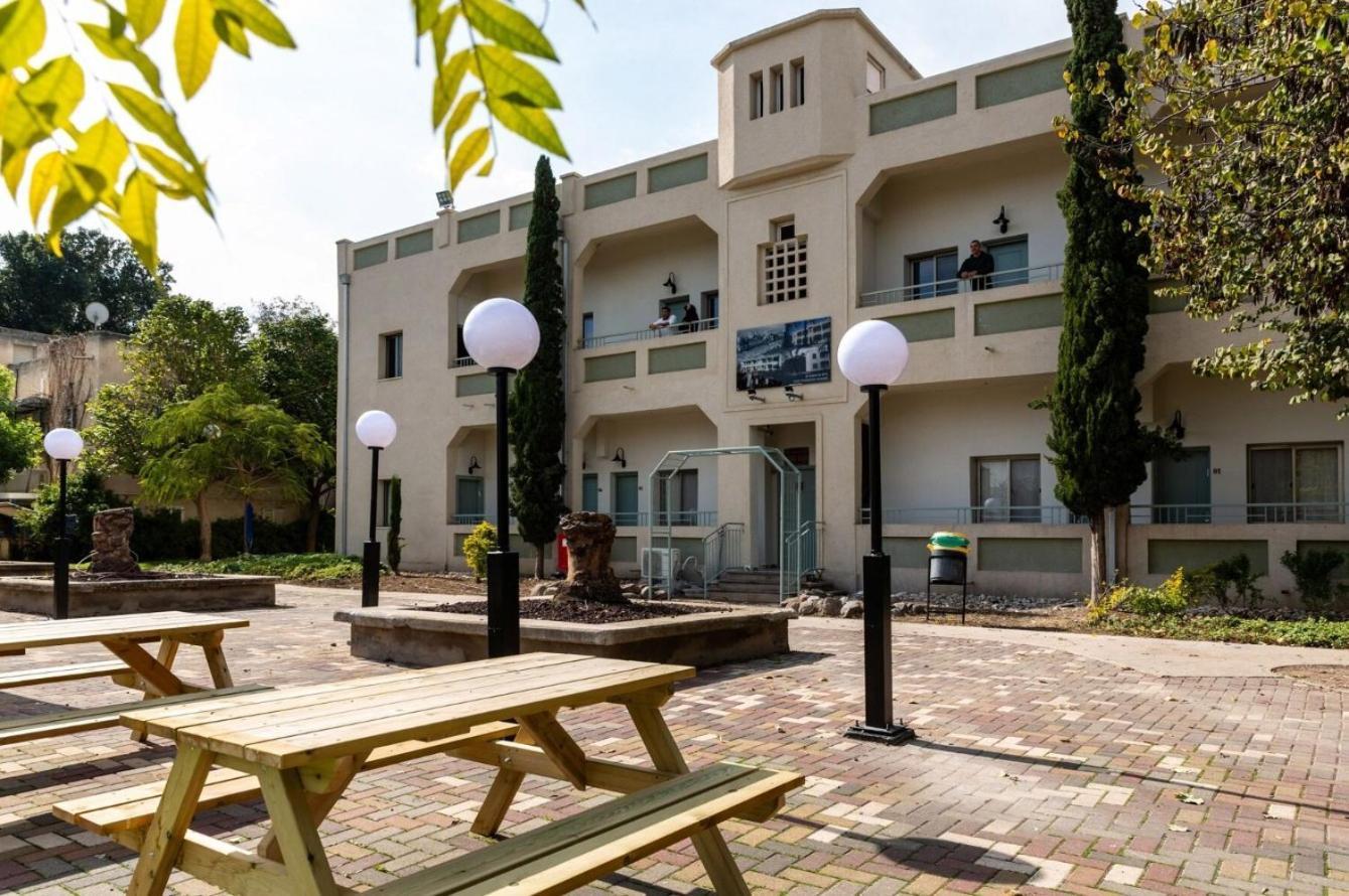 Degania Bet Kibbutz Country Lodging Hotel Kinneret Bagian luar foto